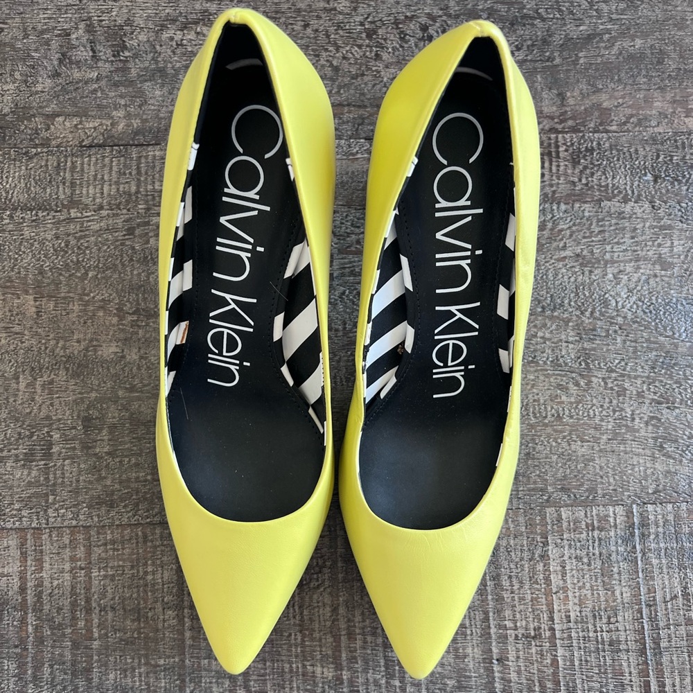 Calvin Klein Size 7 Yellow Pumps